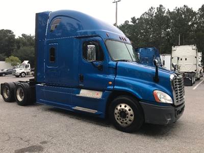 Freightliner Cascadia 125 Sleeper Semi Truck - 72" Integral Sleeper, 450HP, 12 Speed Automatic