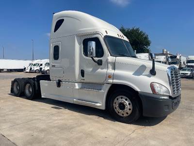 Freightliner Cascadia 125 Sleeper Semi Truck - 72" Integral Sleeper, 455HP, 12 Speed Automatic