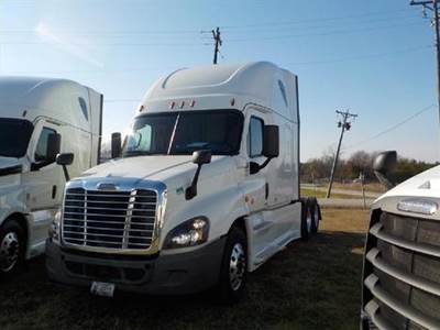 Freightliner Cascadia 125 Single Axle Sleeper Semi Truck - 72" Integral Sleeper, 400HP, 12 Speed Automatic