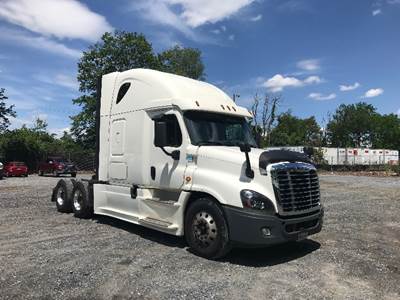 Freightliner Cascadia 125 Sleeper Semi Truck - 72" Integral Sleeper, 455HP, 12 Speed Automatic