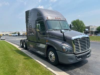 Freightliner Cascadia 125 Sleeper Semi Truck - 72" Integral Sleeper, 455HP, 12 Speed Automatic
