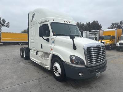 Freightliner Cascadia 125 Sleeper Semi Truck - 72" Integral Sleeper, 455HP, 12 Speed Automatic