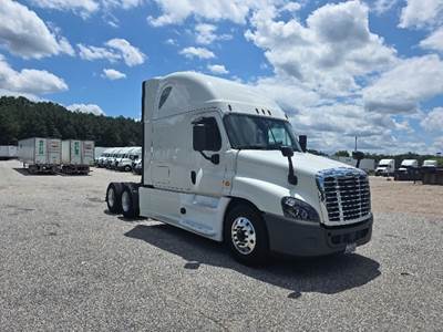 Freightliner Cascadia 125 Sleeper Semi Truck - 72" Integral Sleeper, 400HP, 12 Speed Automatic