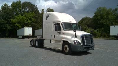 Freightliner Cascadia 125 Sleeper Semi Truck - 72" Integral Sleeper, 455HP, 12 Speed Automatic