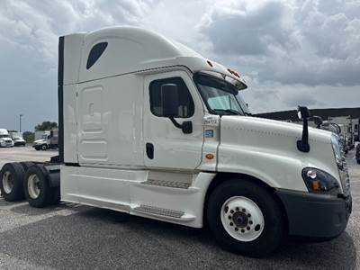 Freightliner Cascadia 125 Sleeper Semi Truck - 72" Integral Sleeper, 455HP, 12 Speed Automatic