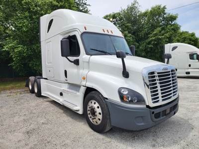 Freightliner Cascadia 125 Sleeper Semi Truck - 72" Integral Sleeper, 400HP, 12 Speed Automatic