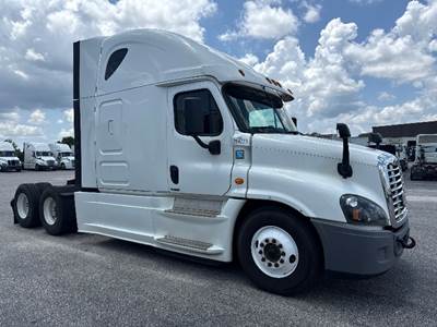 Freightliner Cascadia 125 Sleeper Semi Truck - 72" Integral Sleeper, 455HP, 12 Speed Automatic