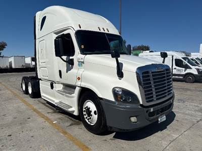 Freightliner Cascadia 125 Sleeper Semi Truck - 72" Integral Sleeper, 455HP, 12 Speed Automatic