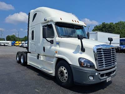 Freightliner Cascadia 125 Sleeper Semi Truck - 72" Integral Sleeper, 450HP, 12 Speed Automatic