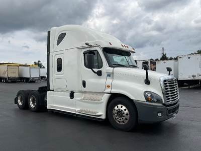 Freightliner Cascadia 125 Sleeper Semi Truck - 72" Integral Sleeper, 450HP, 12 Speed Automatic