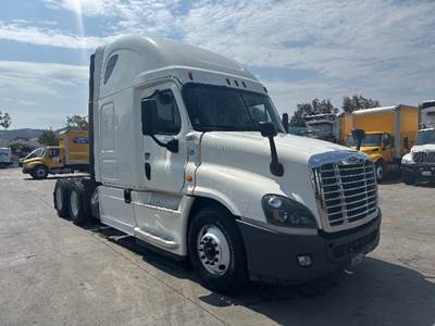 Freightliner Cascadia 125 Sleeper Semi Truck - 72" Integral Sleeper, 455HP, 12 Speed Automatic