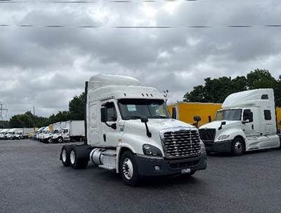 Freightliner Cascadia 125 Sleeper Semi Truck - 48" Integral Sleeper, 455HP, 12 Speed Automatic