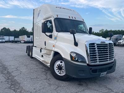 Freightliner Cascadia 125 Sleeper Semi Truck - 72" Integral Sleeper, 455HP, 12 Speed Automatic