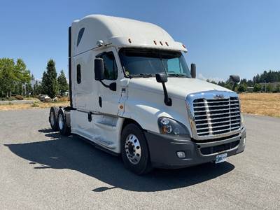 Freightliner Cascadia 125 Sleeper Semi Truck - 72" Integral Sleeper, 450HP, 12 Speed Automatic