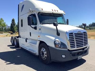 Freightliner Cascadia 125 Sleeper Semi Truck - 72" Integral Sleeper, 450HP, 12 Speed Automatic