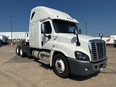 Freightliner Cascadia 125 Sleeper Semi Truck - 72" Integral Sleeper, 455HP, 12 Speed Automatic