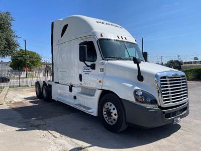 Freightliner Cascadia 125 Sleeper Semi Truck - 72" Integral Sleeper, 455HP, 12 Speed Automatic