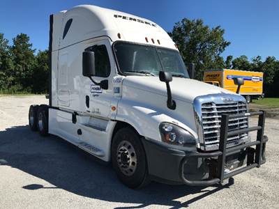 Freightliner Cascadia 125 Sleeper Semi Truck - 72" Integral Sleeper, 455HP, 12 Speed Automatic