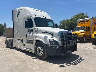 Freightliner Cascadia 125 Sleeper Semi Truck - 72" Integral Sleeper, 455HP, 12 Speed Automatic