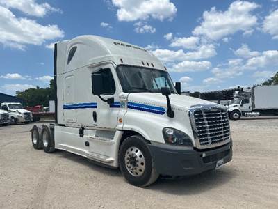 Freightliner Cascadia 125 Sleeper Semi Truck - 72" Integral Sleeper, 455HP, 12 Speed Automatic