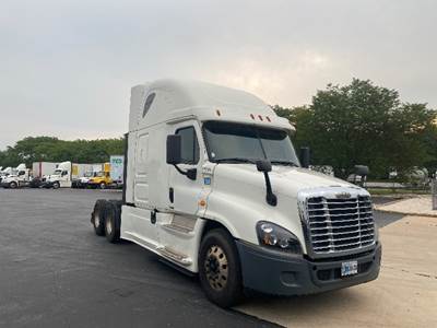 Freightliner Cascadia 125 Sleeper Semi Truck - 72" Integral Sleeper, 455HP, 10 Speed Manual