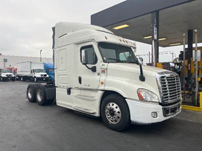 Freightliner Cascadia 125 Sleeper Semi Truck - 60" Integral Sleeper, 450HP, 12 Speed Automatic