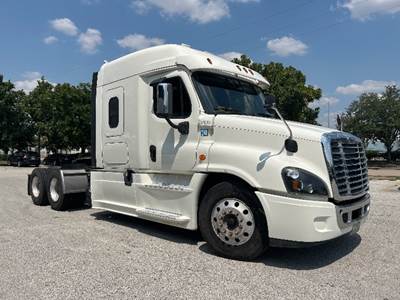 Freightliner Cascadia 125 Sleeper Semi Truck - 60" Integral Sleeper, 455HP, 10 Speed Manual
