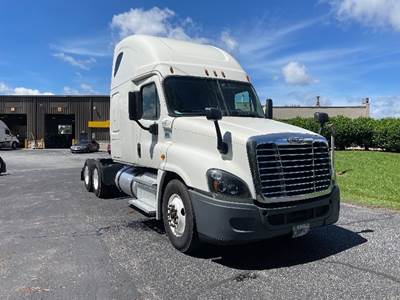 Freightliner Cascadia 125 Sleeper Semi Truck - 72" Integral Sleeper, 455HP, 12 Speed Automatic