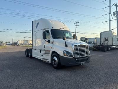 Freightliner Cascadia 125 Sleeper Semi Truck - 72" Integral Sleeper, 455HP, 12 Speed Automatic