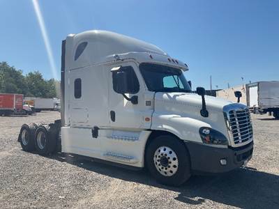 Freightliner Cascadia 125 Sleeper Semi Truck - 72" Integral Sleeper, 450HP, 12 Speed Automatic
