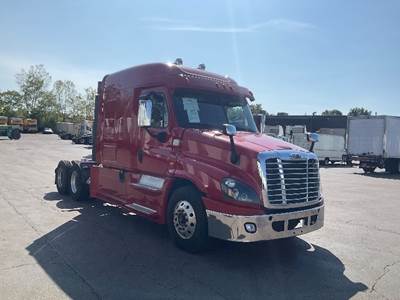 Freightliner Cascadia 125 Sleeper Semi Truck - 72" Integral Sleeper, 475HP, 10 Speed Manual