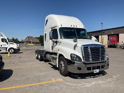 Freightliner Cascadia 125 Sleeper Semi Truck - 72" Integral Sleeper, 455HP, 12 Speed Automatic