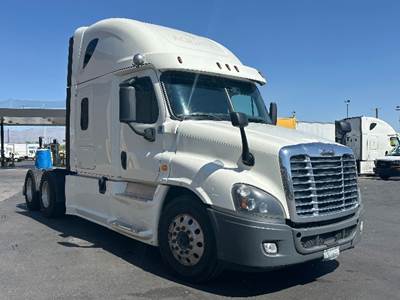 Freightliner Cascadia 125 Sleeper Semi Truck - 72" Integral Sleeper, 450HP, 12 Speed Automatic
