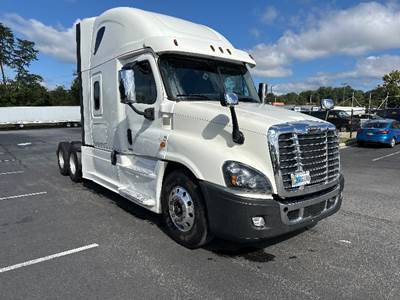 Freightliner Cascadia 125 Sleeper Semi Truck - 72" Integral Sleeper, 455HP, 12 Speed Automatic