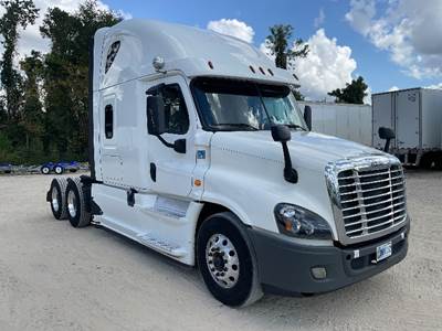 Freightliner Cascadia 125 Sleeper Semi Truck - 72" Integral Sleeper, 450HP, 12 Speed Automatic