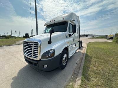Freightliner Cascadia 125 Sleeper Semi Truck - 72" Integral Sleeper, 450HP, 12 Speed Automatic