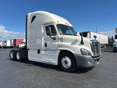 Freightliner Cascadia 125 Sleeper Semi Truck - 72" Integral Sleeper, 455HP, 12 Speed Automatic