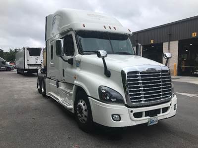 Freightliner Cascadia 125 Sleeper Semi Truck - 72" Integral Sleeper, 455HP, 12 Speed Automatic
