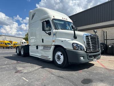 Freightliner Cascadia 125 Sleeper Semi Truck - 72" Integral Sleeper, 455HP, 12 Speed Automatic