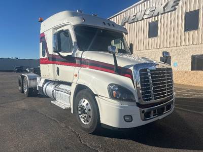 Freightliner Cascadia 125 Sleeper Semi Truck - 60" Integral Sleeper, 530HP, 10 Speed Manual