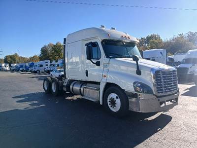 Freightliner Cascadia 125 Sleeper Semi Truck - 60" Integral Sleeper, 455HP, 12 Speed Automatic