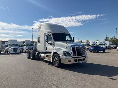 Freightliner Cascadia 125 Sleeper Semi Truck - 72" Integral Sleeper, 455HP, 12 Speed Automatic