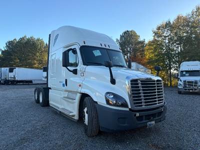 Freightliner Cascadia 125 Sleeper Semi Truck - 72" Integral Sleeper, 455HP, 12 Speed Automatic
