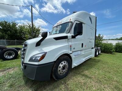 Freightliner Cascadia 125 Sleeper Semi Truck - 72" Integral Sleeper, 400HP, 12 Speed Automatic
