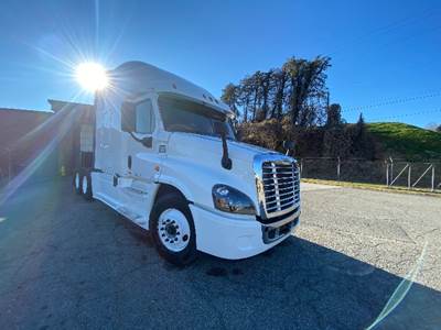 Freightliner Cascadia 125 Sleeper Semi Truck - 72" Integral Sleeper, 455HP, 12 Speed Automatic