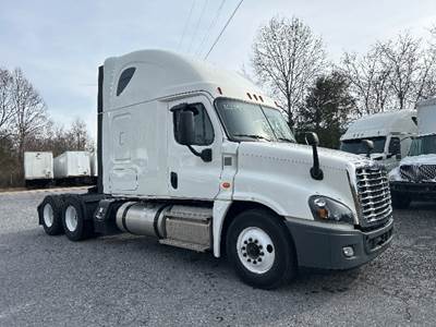 Freightliner Cascadia 125 Sleeper Semi Truck - 72" Integral Sleeper, 455HP, 12 Speed Automatic