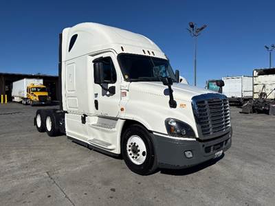 Freightliner Cascadia 125 Sleeper Semi Truck - 72" Integral Sleeper, 455HP, 12 Speed Automatic