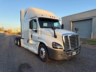 Freightliner Cascadia 125 Sleeper Semi Truck - 72" Integral Sleeper, 455HP, 12 Speed Automatic