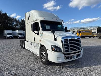 Freightliner Cascadia 125 Sleeper Semi Truck - 72" Integral Sleeper, 455HP, 12 Speed Automatic