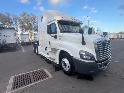 Freightliner Cascadia 125 Sleeper Semi Truck - 72" Integral Sleeper, 455HP, 12 Speed Automatic
